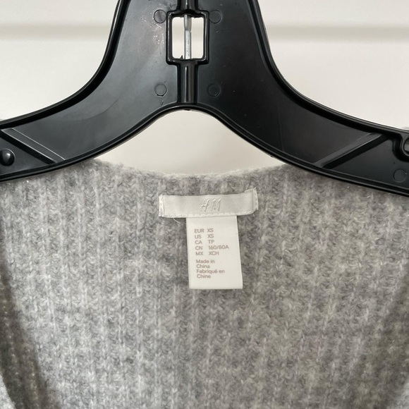 H&M Knit Sweater - Picture 4 of 4